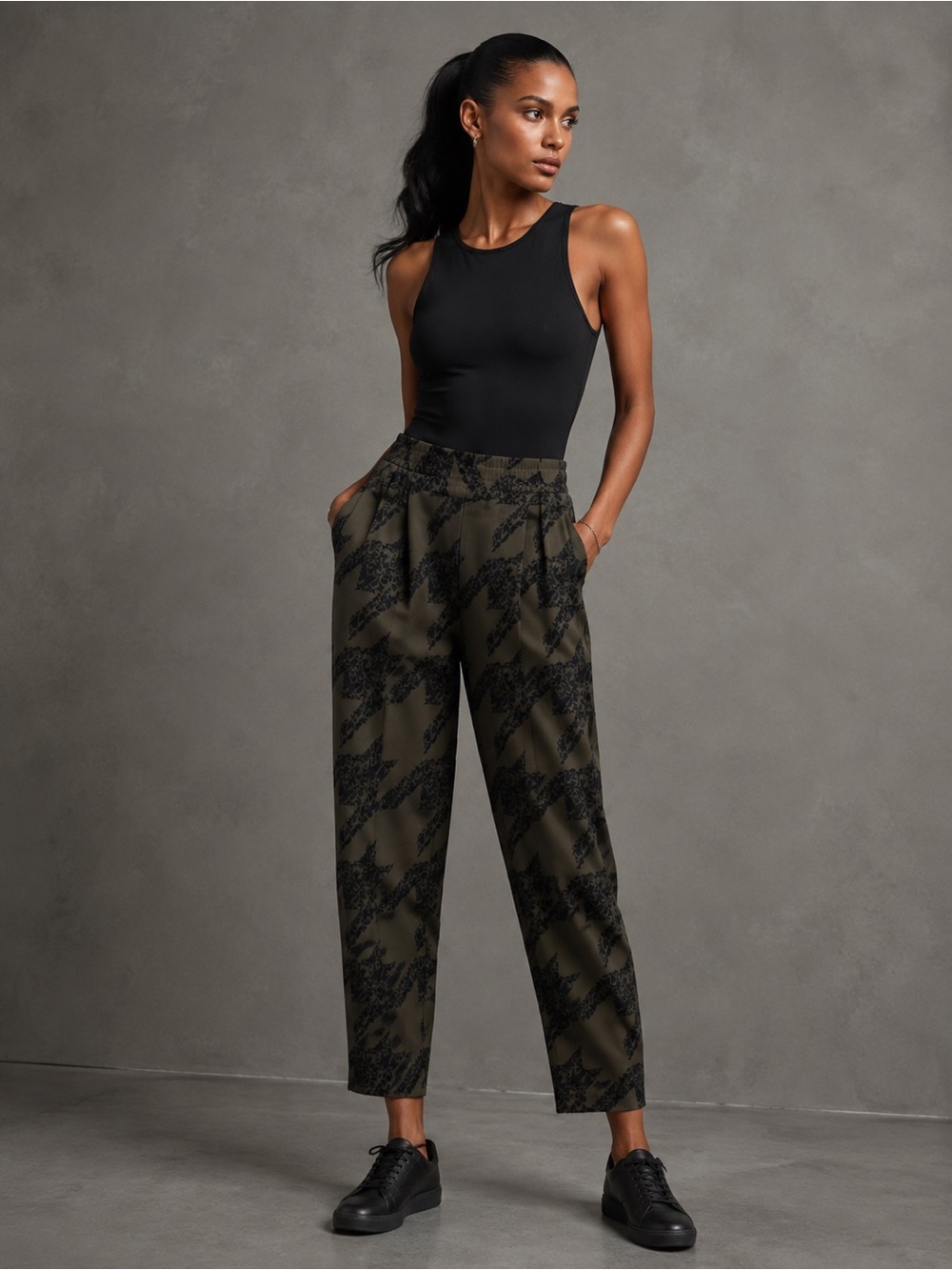 AllSaints Women’s Olive Green Black Print Tapered Pants Size 6 NWT